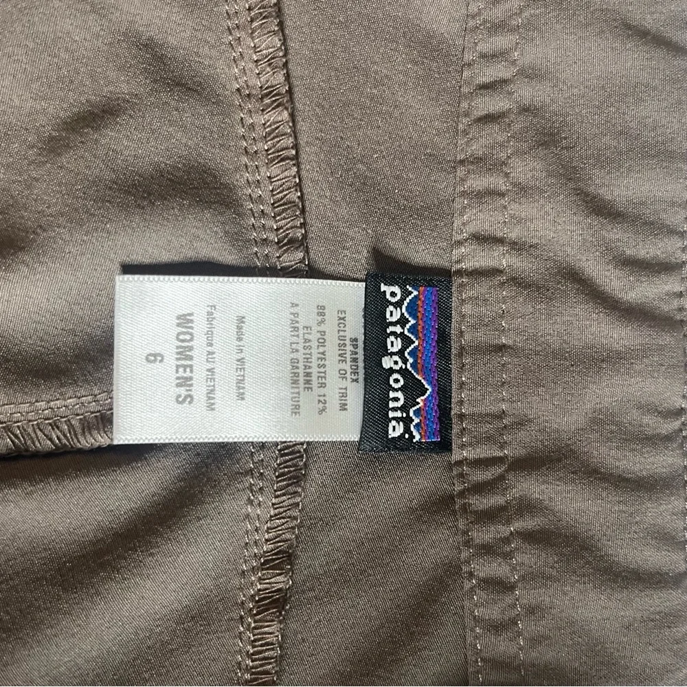 Patagonia Women’s Taupe All Out‎ Light Weight Drawstring Capri Hiking Pants Sz 6